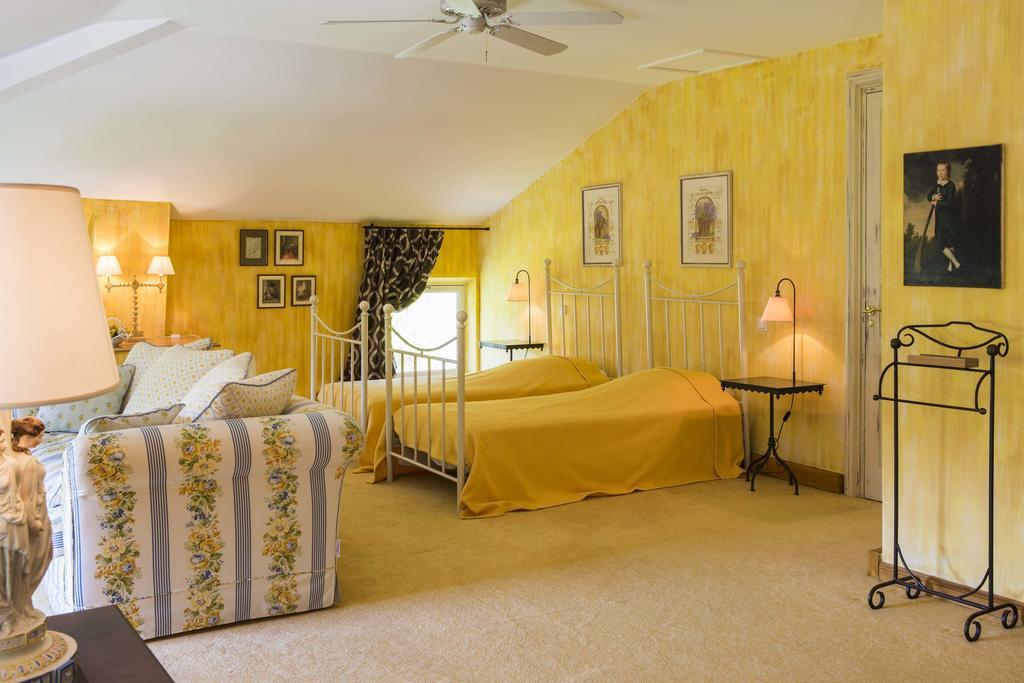 Chateau Talaud Bed & Breakfast Loriol-du-Comtat Стая снимка