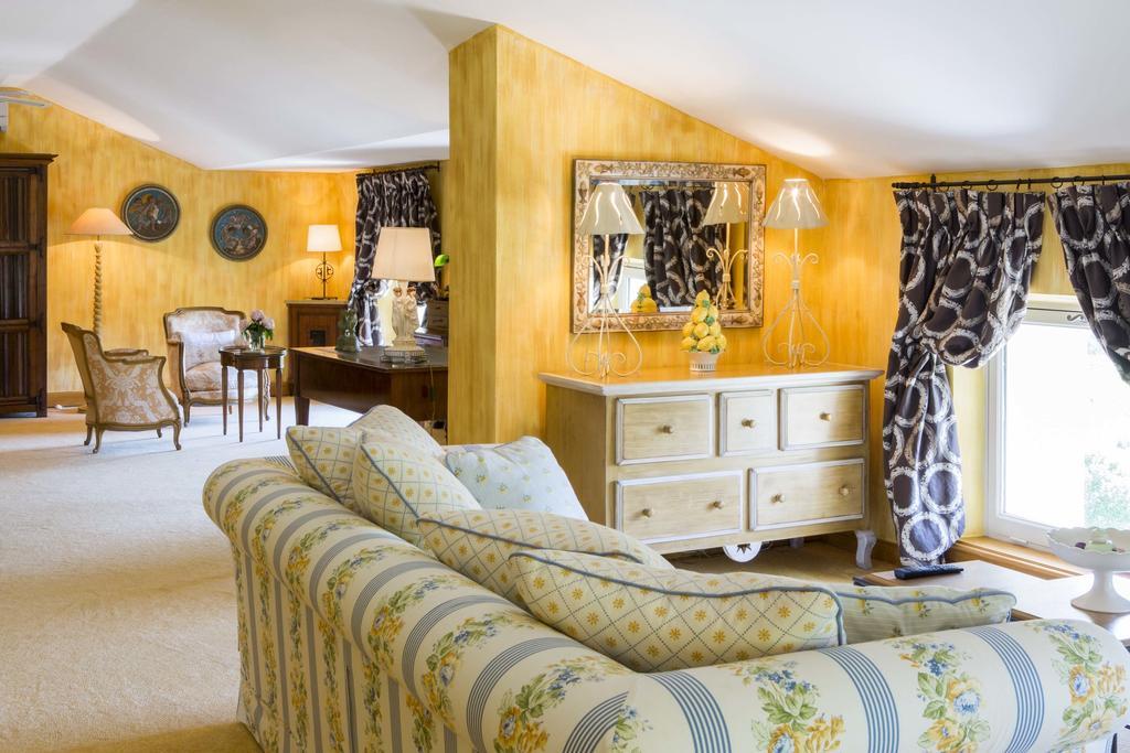 Chateau Talaud Bed & Breakfast Loriol-du-Comtat Стая снимка