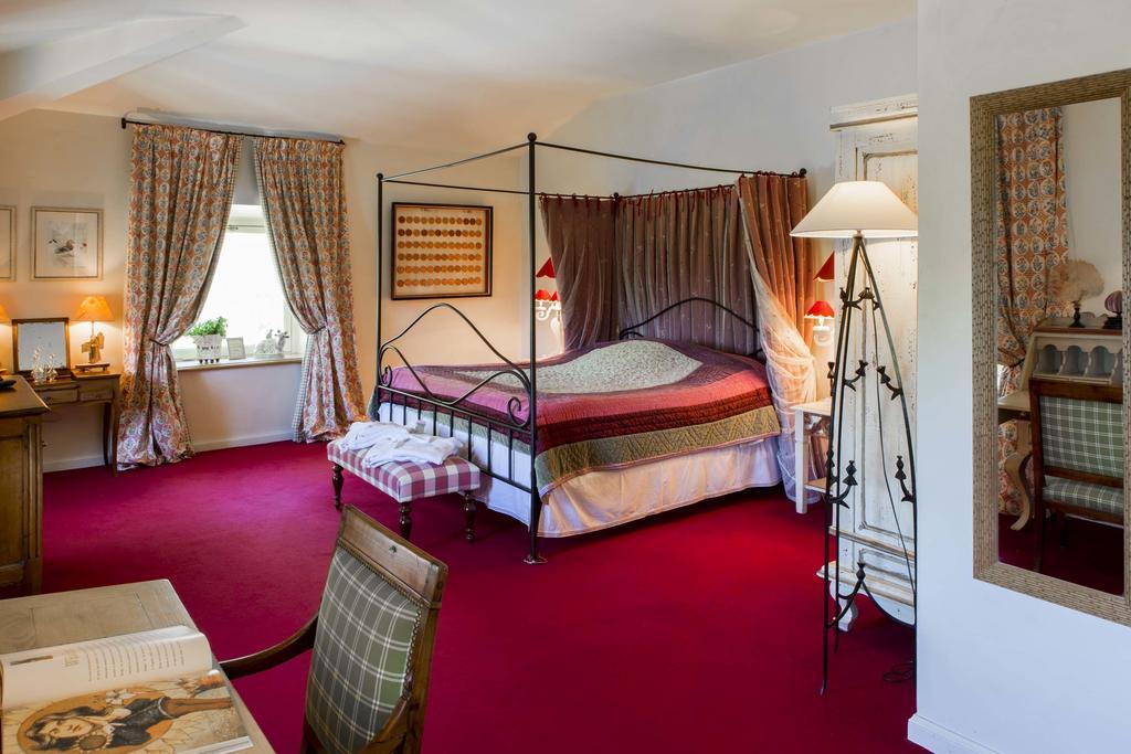 Chateau Talaud Bed & Breakfast Loriol-du-Comtat Стая снимка