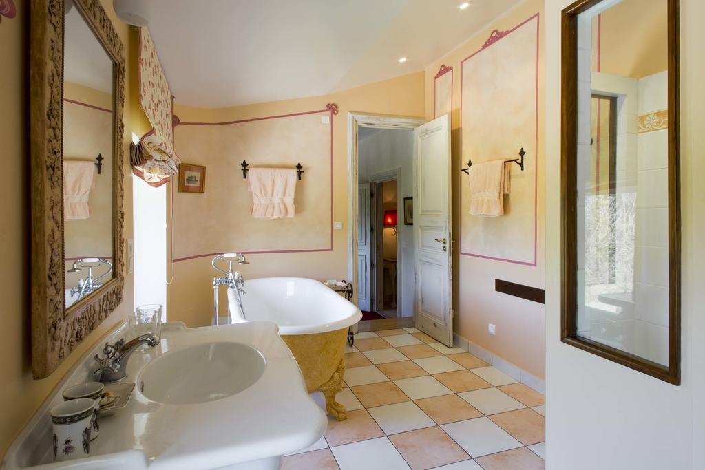 Chateau Talaud Bed & Breakfast Loriol-du-Comtat Стая снимка